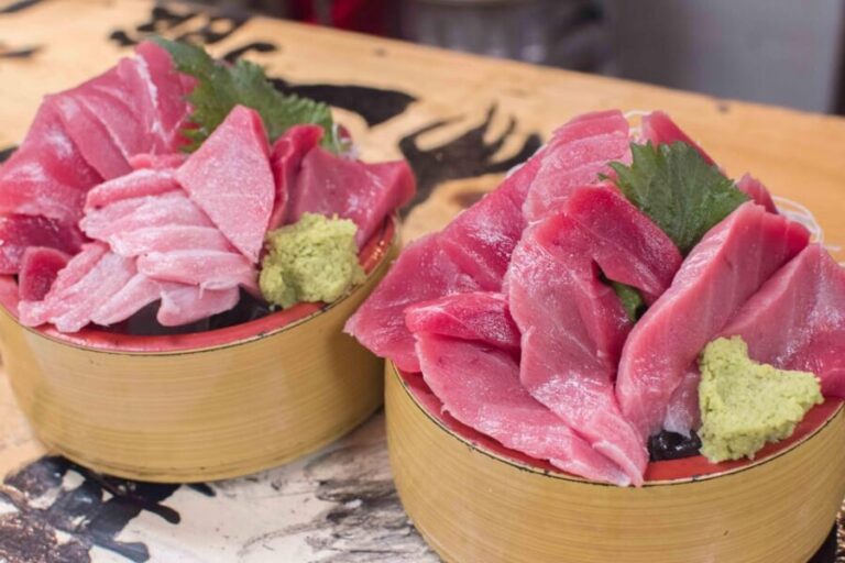 Tokyo: The Best of Izakaya in Shinjuku Food & Cultural Tour - Exploring the Heart of Shinjuku