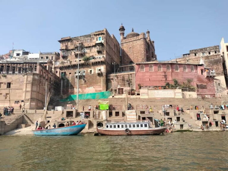 Tourist Guide English & Spanish Varanasi/Benares - The Authenticity and Value