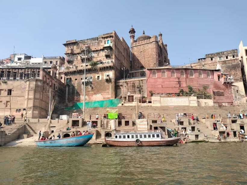 Tourist Guide English & Spanish Varanasi/Benares - The Authenticity and Value