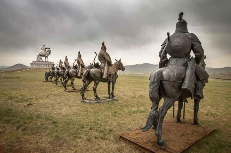 Ulaanbaatar: Chinggis Khaan Statue and Turtle Rock Day Tour - Food, Fun, and Optional Activities