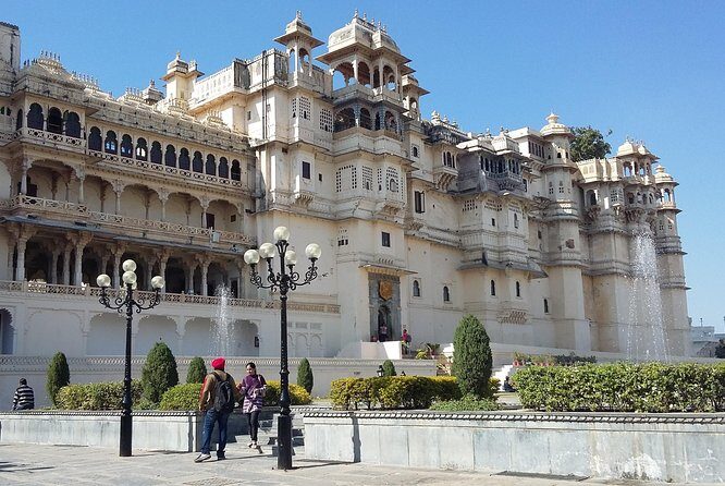 Walking Guided tour in Udaipur - Visiting Jagdish Temple: Architectural Grandeur