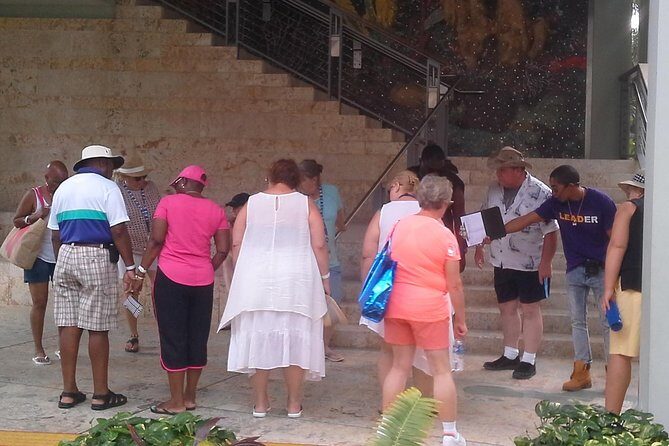 West Bay Sightseeing Tour Plus Seven Mile Beach Visit - Transportation, Group Size, and Overall Value