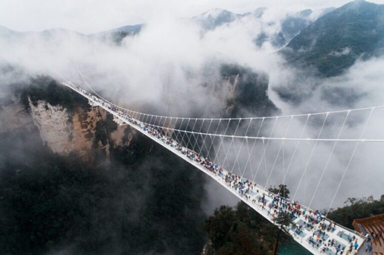 Zhangjiajie National Park: 2-Day Guided Tour w/ Glass Bridge - Zhangjiajie’s Top Attractions: What You’ll Experience
