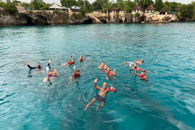 3.5hr Private Catamaran Cruise with Snorkeling, DJ, Bar, Food - Food and Drinks: Satisfying and Refreshing