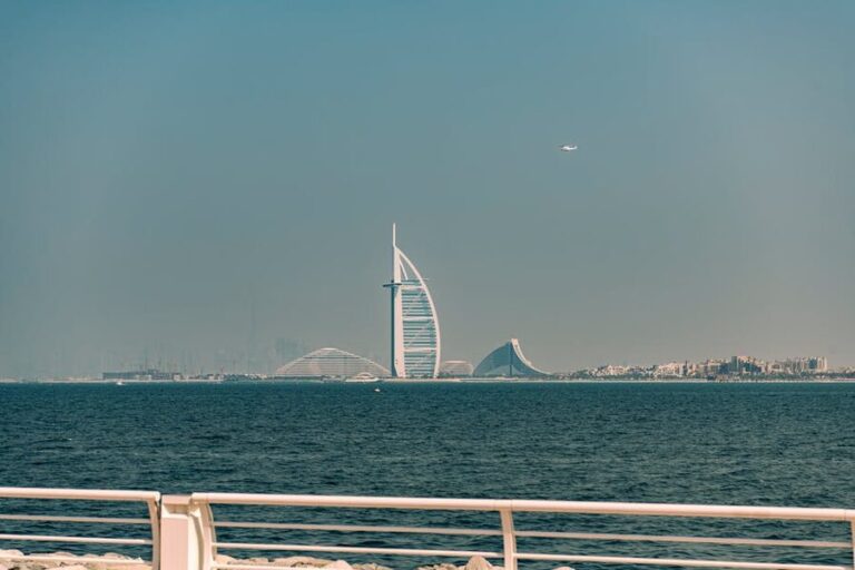 burj al arab ocean majestic pexels
