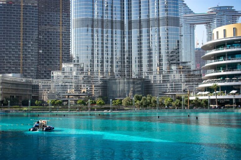 Burj khalifa dubai skyline view