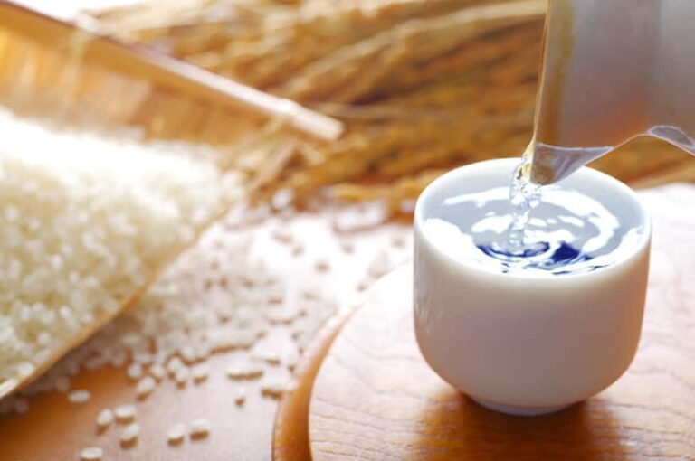 Casual Japanese sake tasting and snack experience, Kabukicho - What to Expect: A Step-by-Step Breakdown