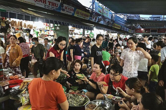 Danang Walking Food Tour - The Guides: Knowledgeable and Friendly