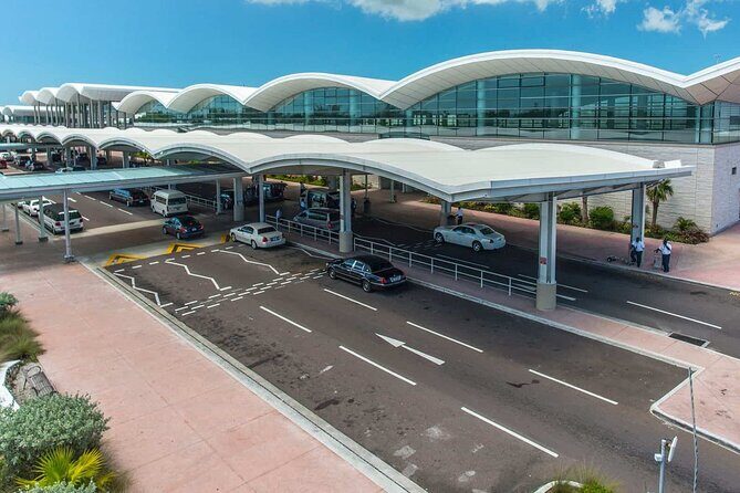 Direct Private Airport Transfer four or more Persons (one way) - Real Experiences from Travelers