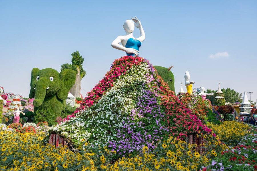 Flower sculptures at Dubai Miracle Garden