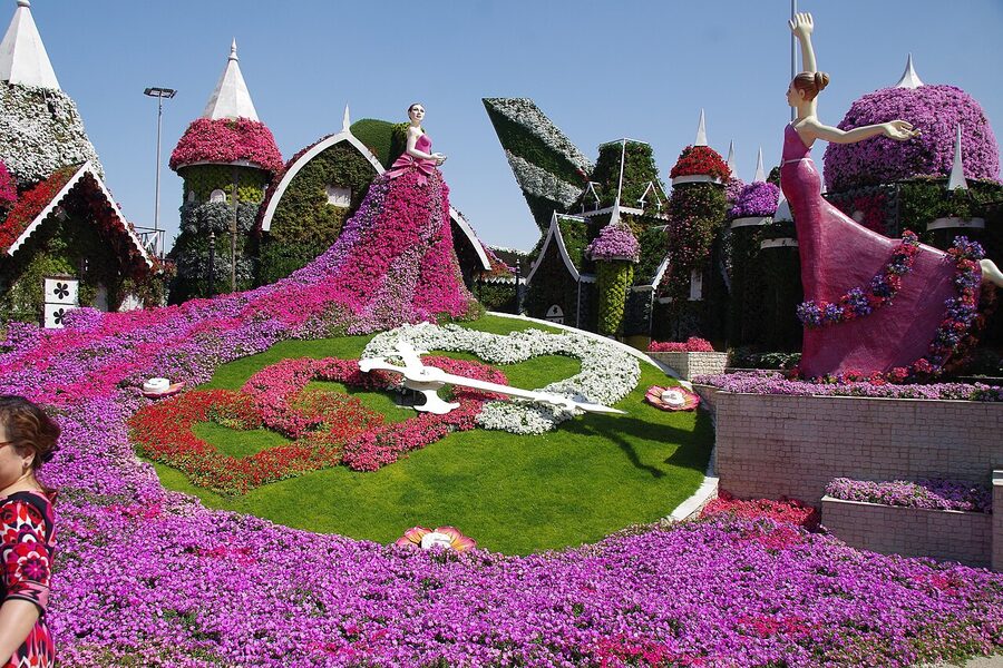 Heart floral arch at Dubai Miracle Garden
