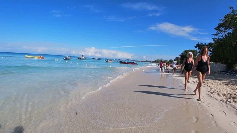From Montego Bay: Negril Beach & Rick's Cafe Sunset Day Trip - Exploring Negril: The Beach and Town