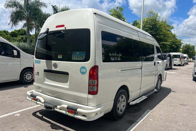 From Punta Cana Airport Private Transfer To Bayahíbe - The vehicle experience and ride quality