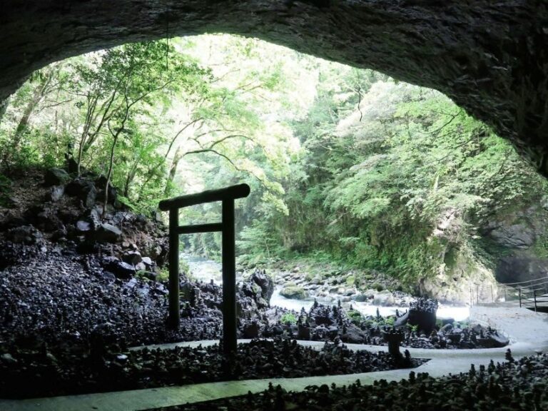 Fukuoka: Takachiho or Minami Aso Customizable 1-Day Tour - Detailed Itinerary Breakdown