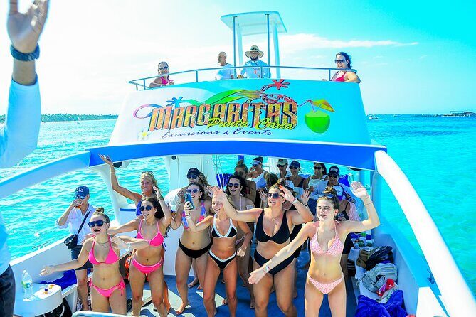 HipHop Party Boat with Unlimited drinks in Punta Cana - The Vibe and Atmosphere