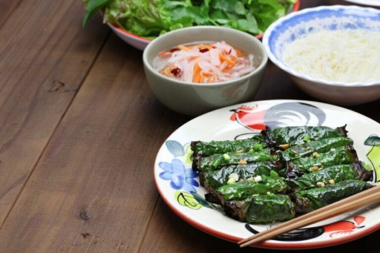 Ho Chi Minh Citys Most Tasty Street Food Tour by Motorbike - The Itinerary: What You Can Expect