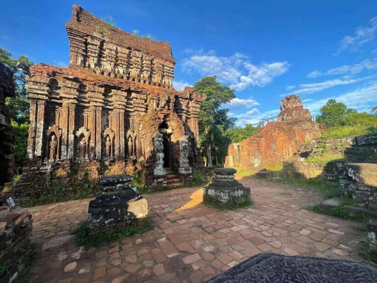 Hoi An: My Son Ruins: Guide-Bus-Boat-Cultural Show-Lunch - Breaking Down the Itinerary