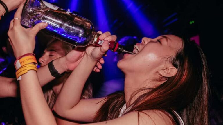 Hong Kong: 3-Hour Lan Kwai Fong Pub Crawl - Is This Tour Worth the Price?