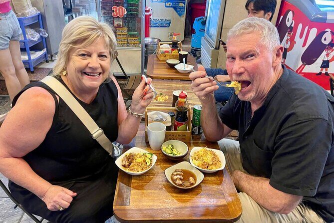 (HOT) Hanoi Guided Street Food and Train Street Tour with Local - The Guide and Group Dynamics