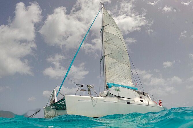 Jost Van Dyke - Sandy Spit & Soggy Dollar Sailing Tour in the BVI - What Makes This Tour Stand Out?