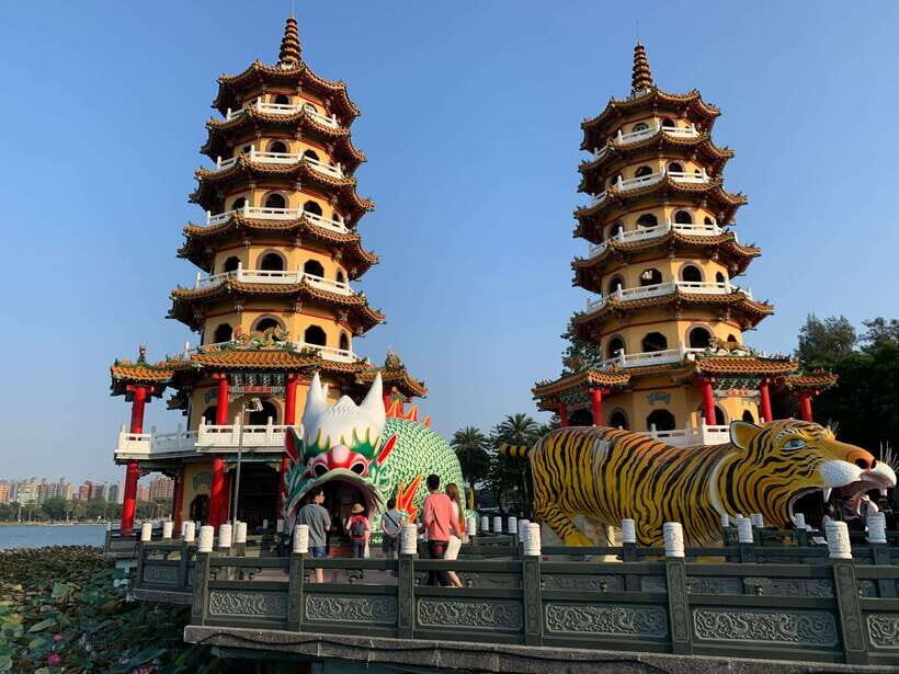 Kaohsiung: Private City Tour with Fo Guang Shan Museum - Authentic Experiences and Traveler Feedback