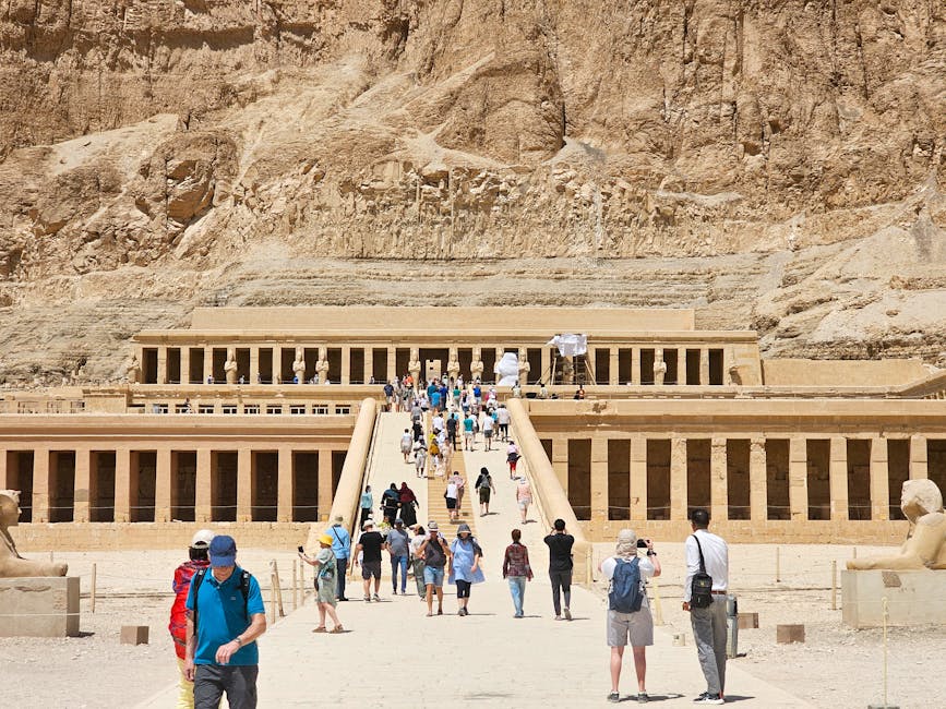 Hatshepsut Temple visitors