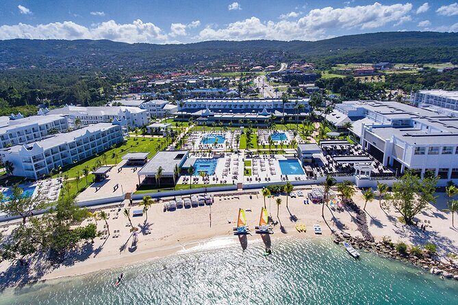 Montego Bay Airport Transfer to Montego Bay and Falmouth Hotels - Who Will Benefit Most?
