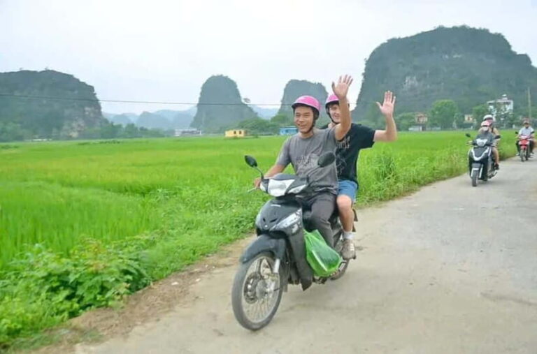 Ninh Binh Sunset Motorbike: Mua Cave, Coi Khe & Hoa Lu Town - The Climb to Mua Cave: Panoramic Views and Sunset Magic
