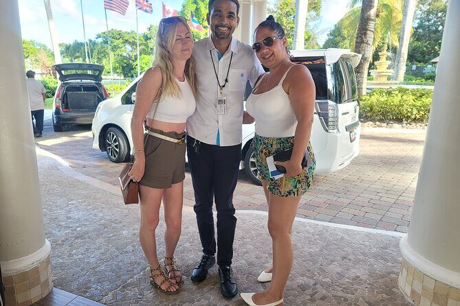 One way Private transfer from Airport to Resorts - The Drivers: Knowledgeable, Friendly, and Trustworthy