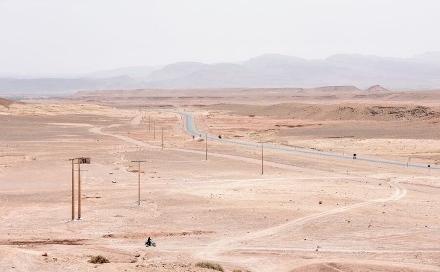 Ait Benhaddou desert road