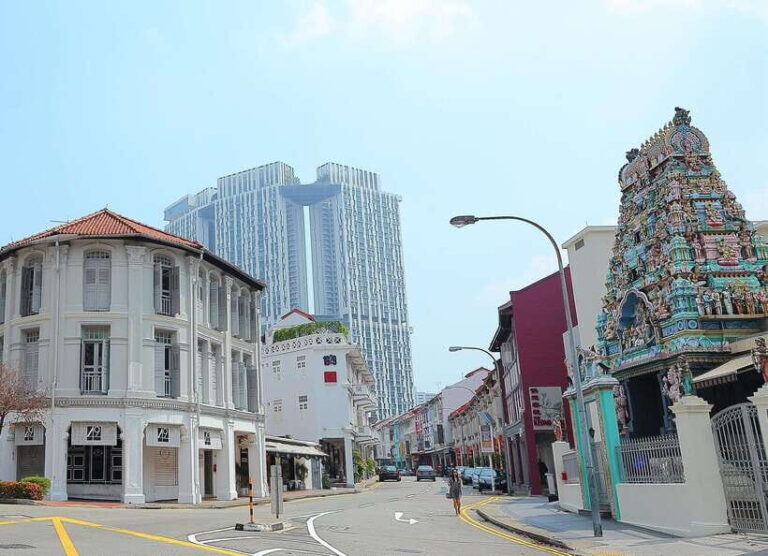 Personalised 3in1 Food Tour: 3 Cultural Trails of Singapore - A Deep Dive into the Experience