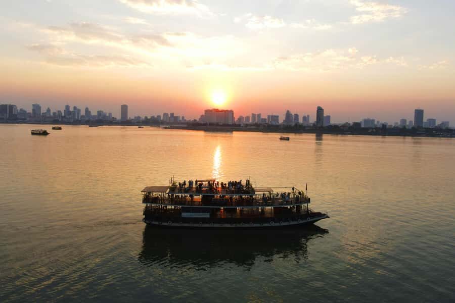 Phnom Penh: Sunset Dinner Cruise with English Speaking Guide - What Makes This Cruise Special?