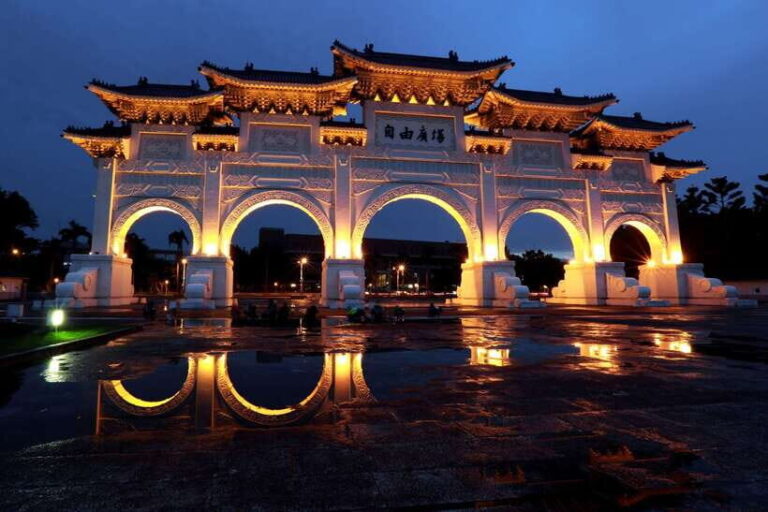 Private Night Tour: Taipei City Highlights - Who Is This Tour Best For?