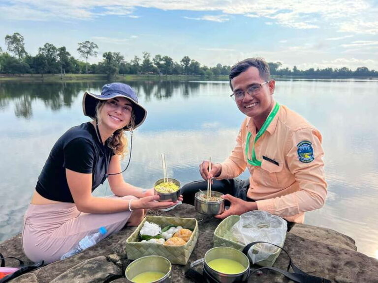Siem Reap: Angkor Wat Sunrise Tour via Tuk Tuk & Breakfast - What Makes This Tour Stand Out?