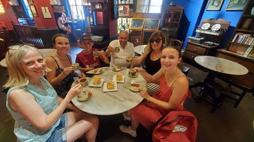 Singapore: Chinatown Hawker Guided 8-Dish Tasting Tour - Who Should Sign Up?