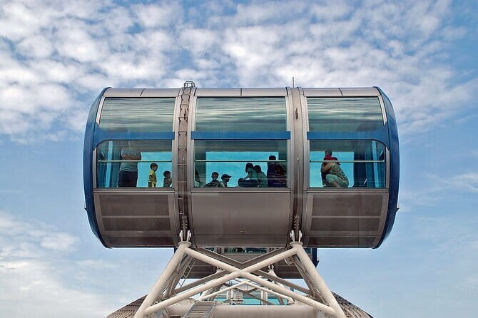 Singapore Flyer - The Capsule Experience: Comfort and Safety