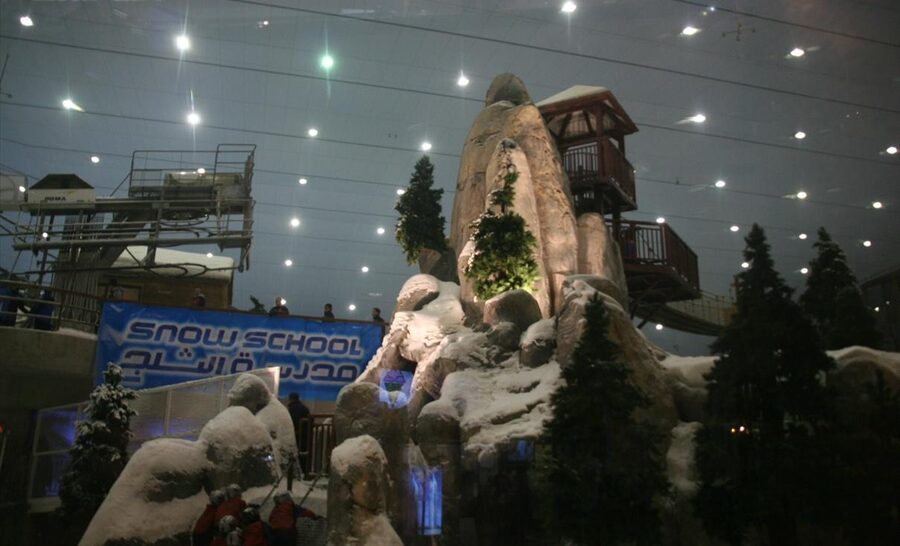 Ski Dubai resort interior from 2007 showing slope and snow-covered terrain