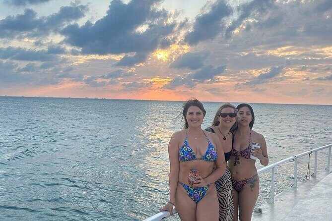 Stingray City Catamaran Sunset Tour - What’s Included and Not