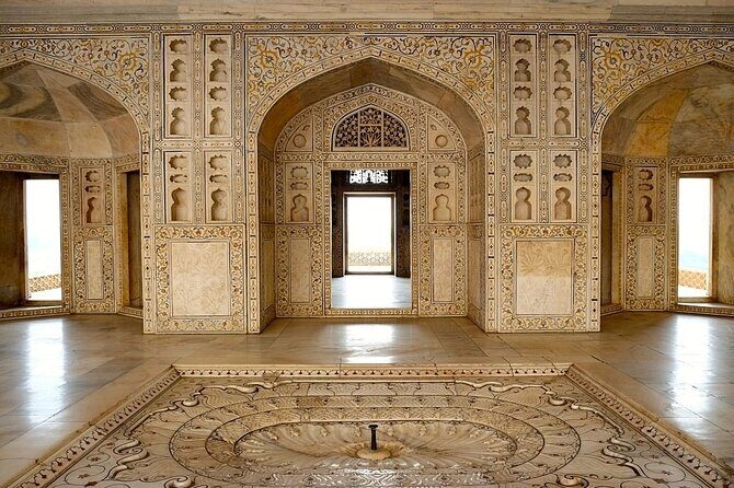 Sunrise Taj Mahal Tour From Delhi - Stop 3: Agra Fort