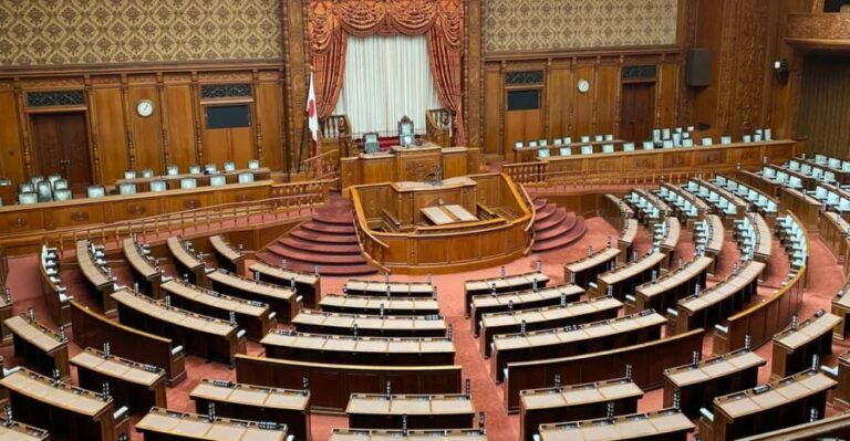 Tameike: Exploring the Heart of Japanese Politics Tour - Architectural and Historical Highlights