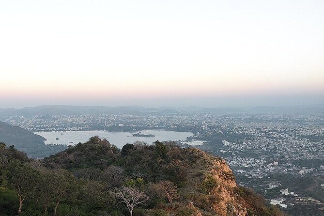 Udaipur Sightseeing Day Tour with Professional Guide and Driver - The Sum Up