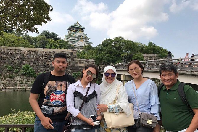 Vegetarian and Muslim Friendly Private Tour of Osaka - Snapshot at Dotonbori: Osaka’s Bright Lights and Famous Sign