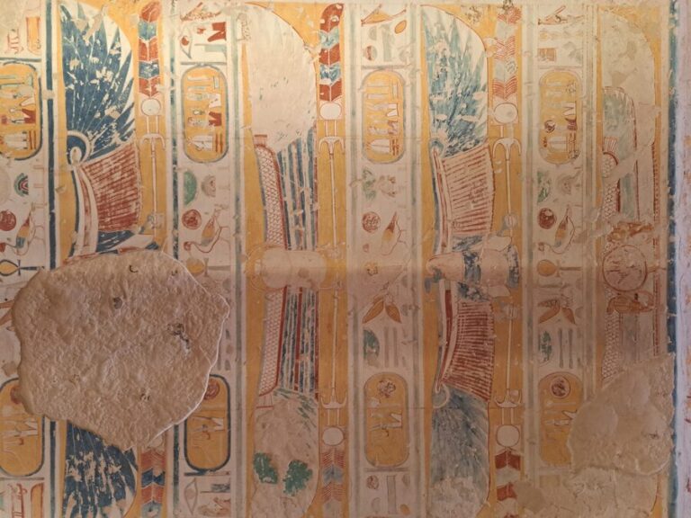 Entrance wall Ramses IV tomb