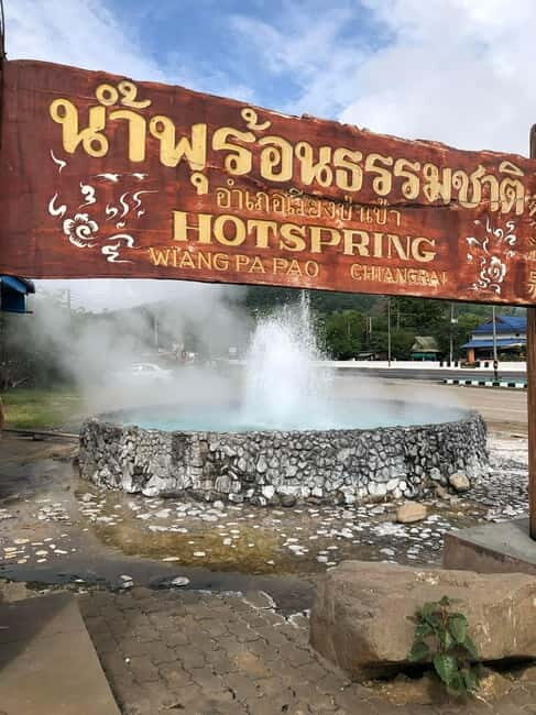 Chiang Mai: Chiang Rai White, Blue & Black Temples Day Tour - Transportation and Group Size