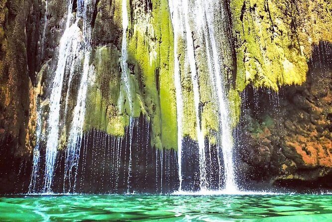 El Limón waterfalls Tour (horse riding & swimming) with lunch - The Guides and Group Size
