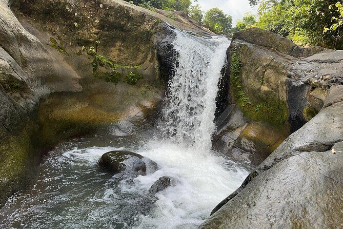 El Yunque & Beach Tour: Waterslide, Waterfall, Food, & Photos - FAQs