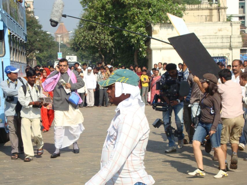 Elephanta Cave Tour with Bollywood Tour - Mumbai’s Contrasts: From Heritage to Modernity
