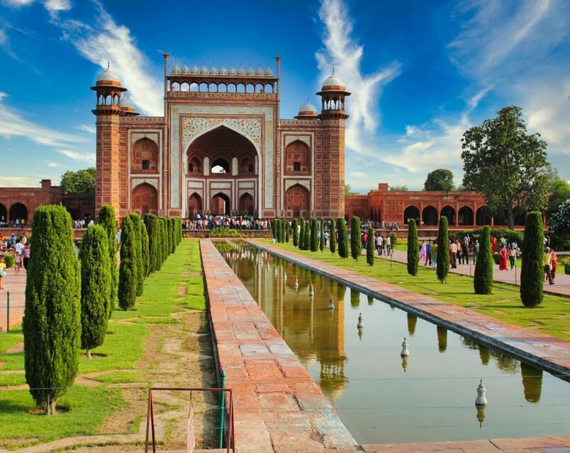From Delhi: Sunrise Taj Mahal Tour with Elephant SOS Center - Exploring Agra Fort