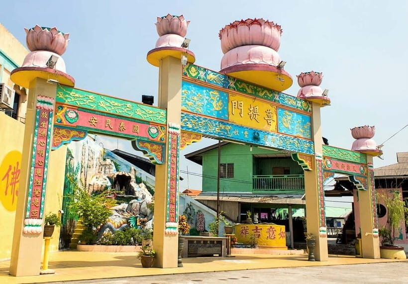 From Kuala Lumpur: Crab Island Tour with Seafood Lunch - The Journey Begins: Pickup and Transfer