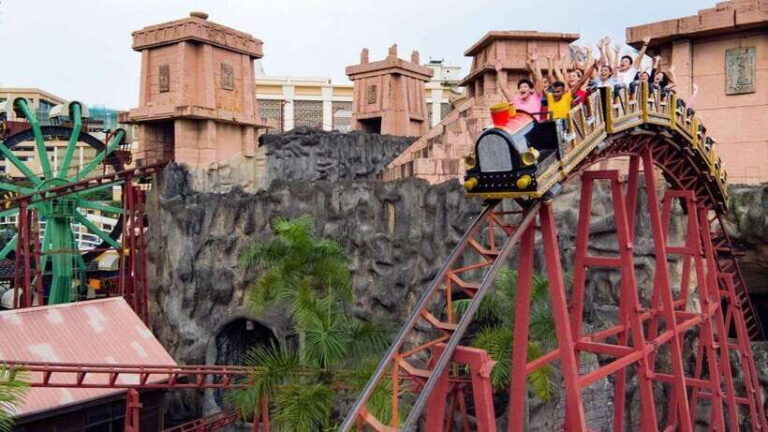 Kuala Lumpur: Sunway Lagoon Theme Park Ticket with Transfer - A Day at Sunway Lagoon: What to Expect